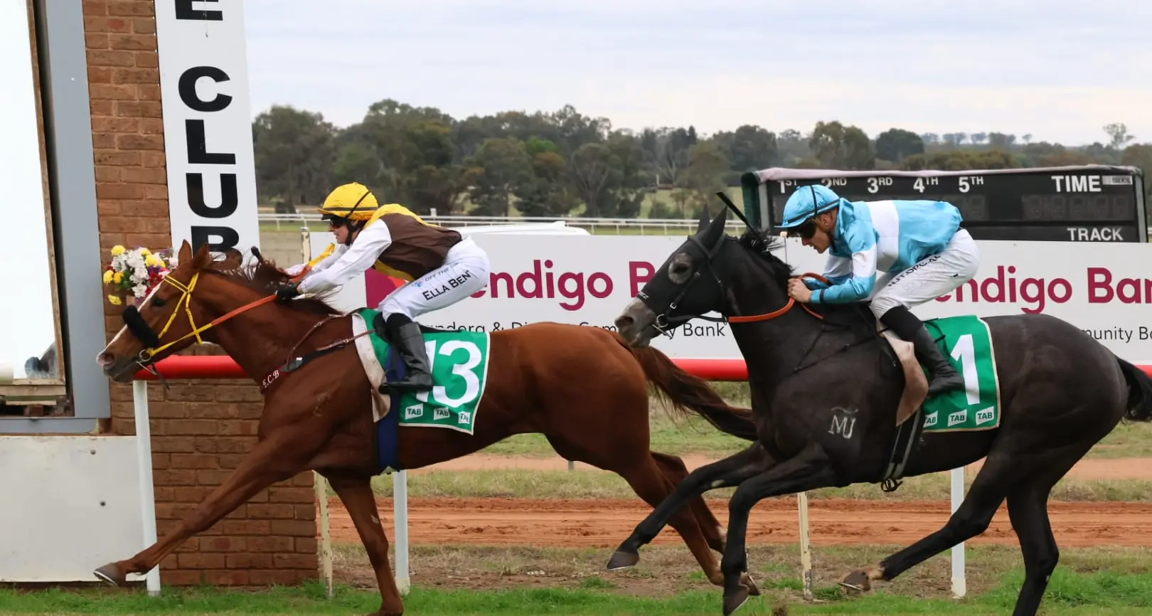 Local wins, bumper crowd and historicdead-heat headline race day