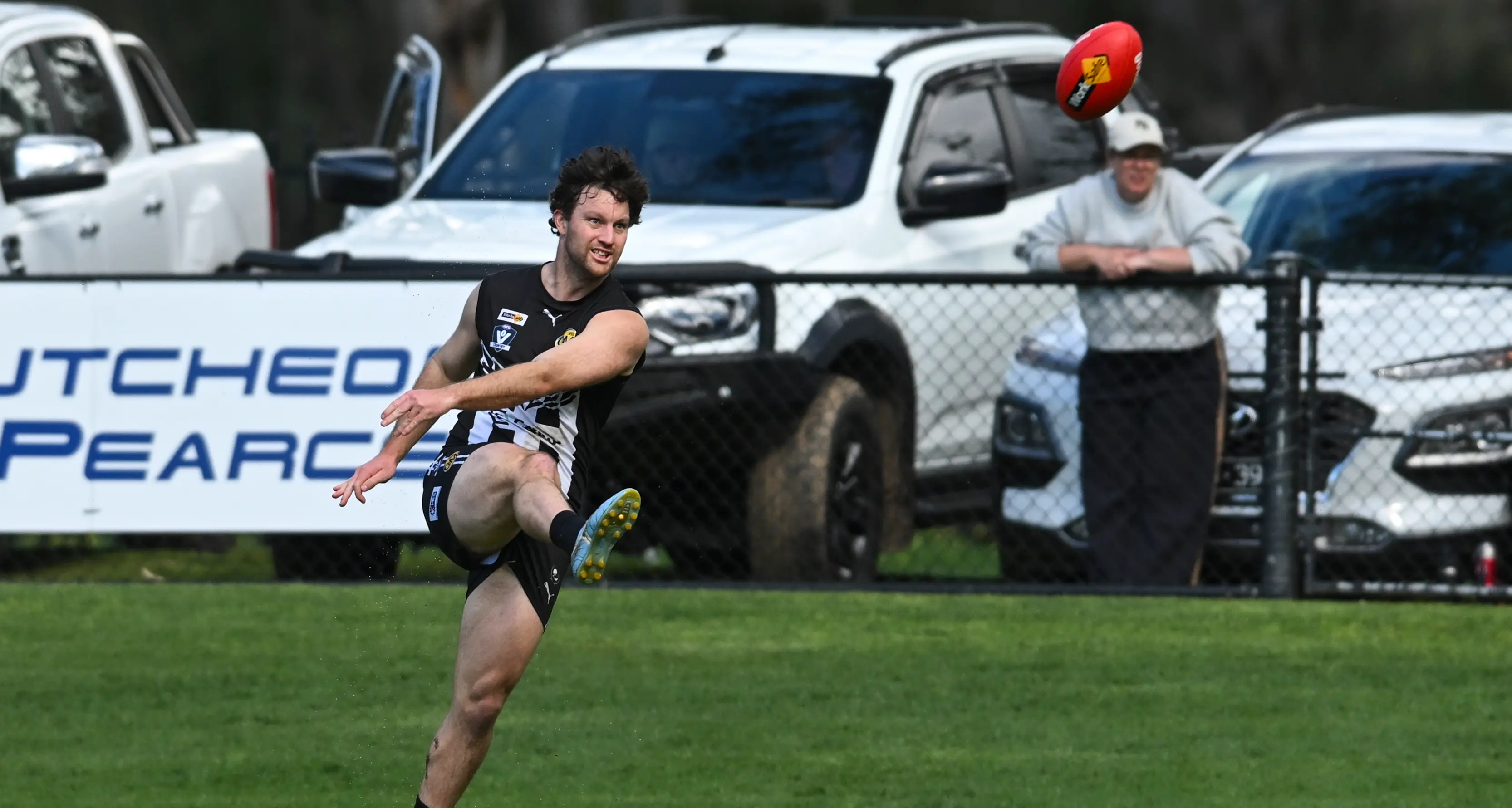 Magpies advance to grand final over rival Rovers